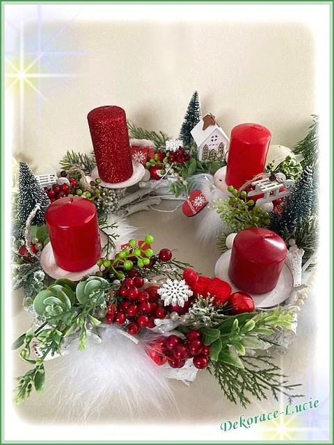 Adventní věnec červeno-bílý